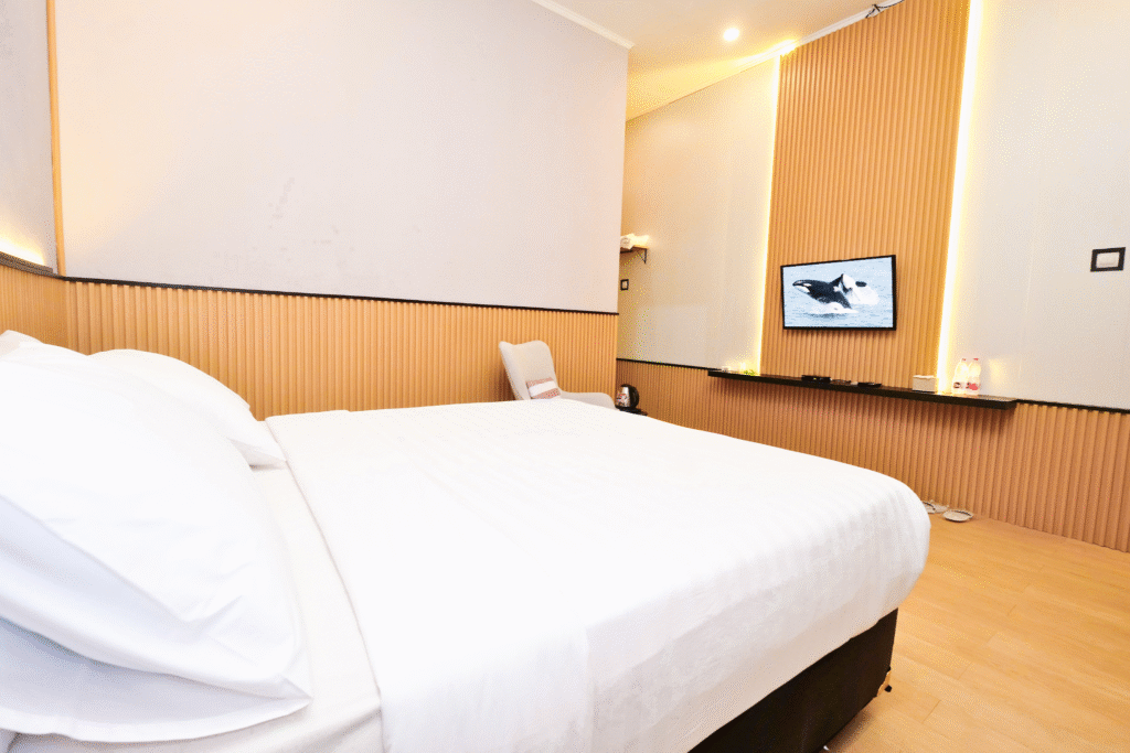Kamar hotel Berlian Abadi dekat Pelabuhan Ketapang